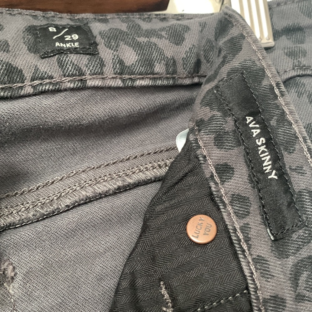 Lucky Brand High Rise Leopard Print Black Cropped Pants - Picture 6 of 8